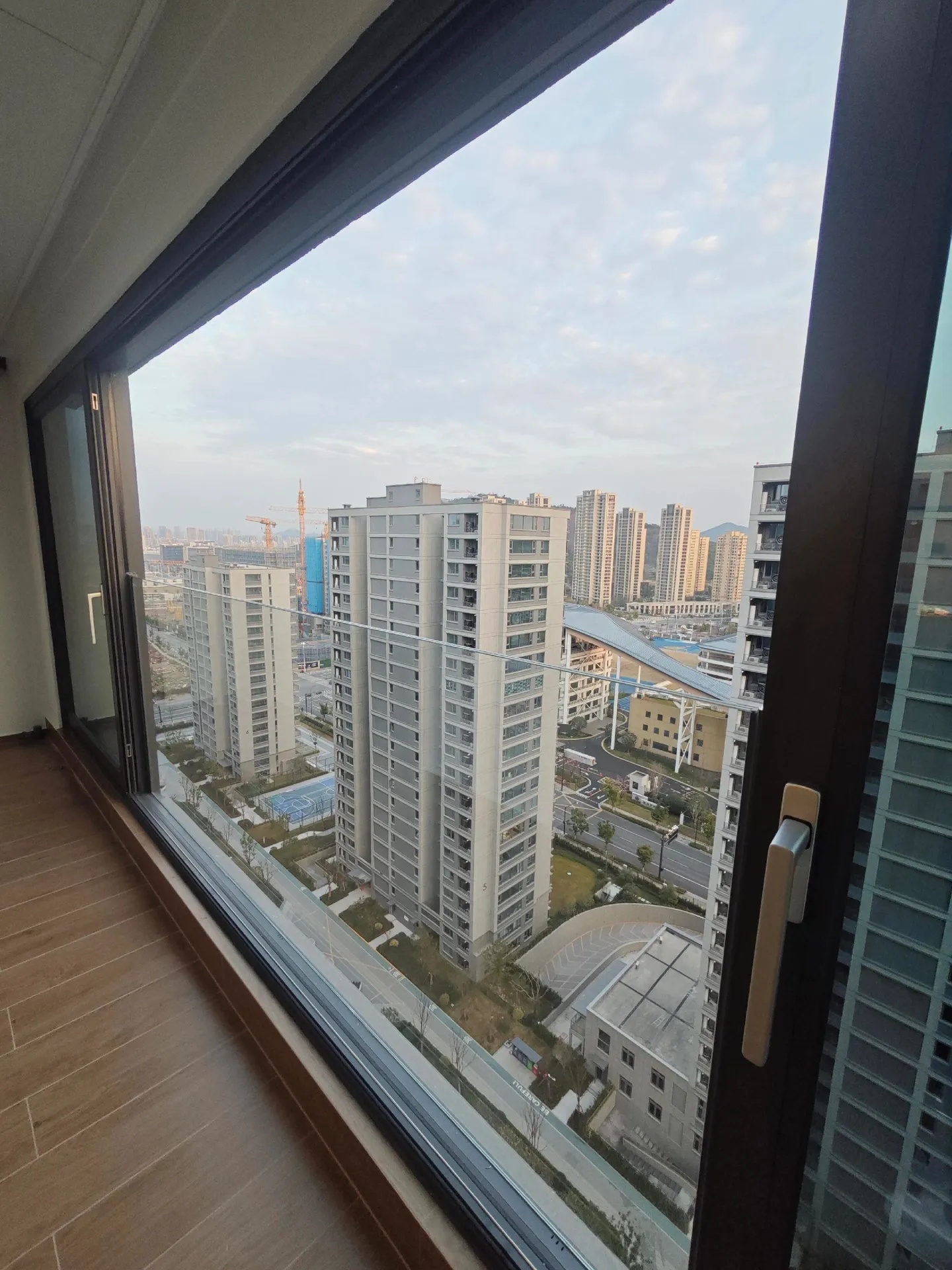 邦泰・樾府122侧压窗（平移侧压气密窗）定制